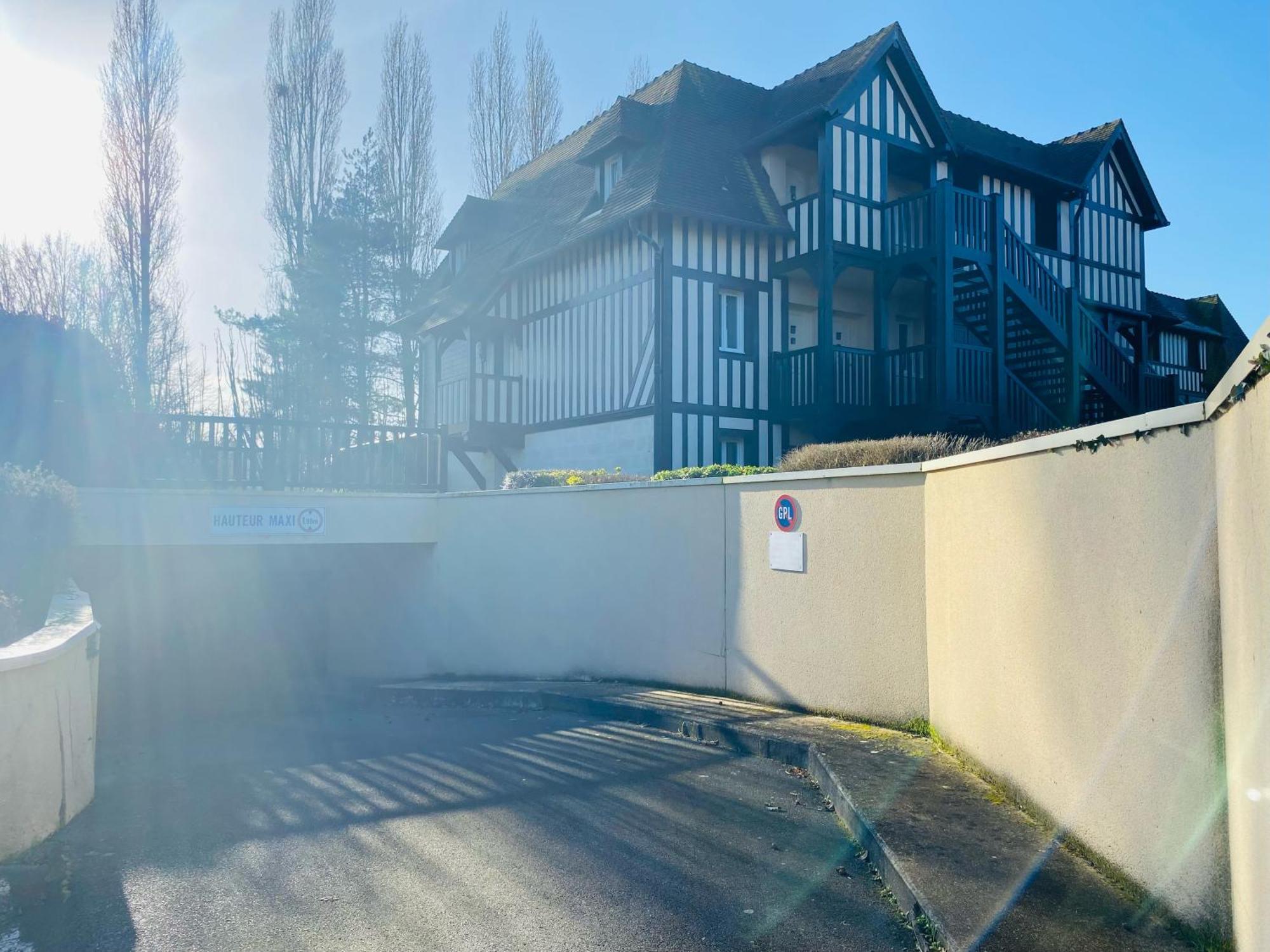 Le Birdie 2102- Bel Appartement Pour 4 Dans Residence Golf Avec Piscine Deauville Eksteriør billede